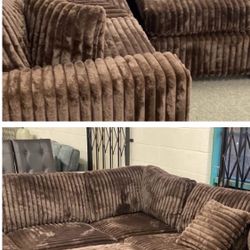 New Sectional Couch with Ottoman! Free Delivery 🚚! 