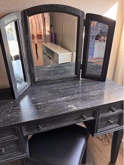 Black vanity