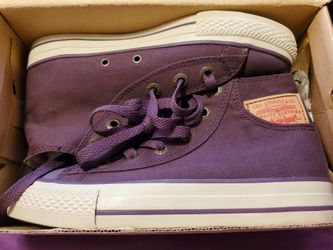 Levi's purple shoes