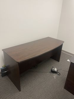 Office Brown Desk Good Condition !
