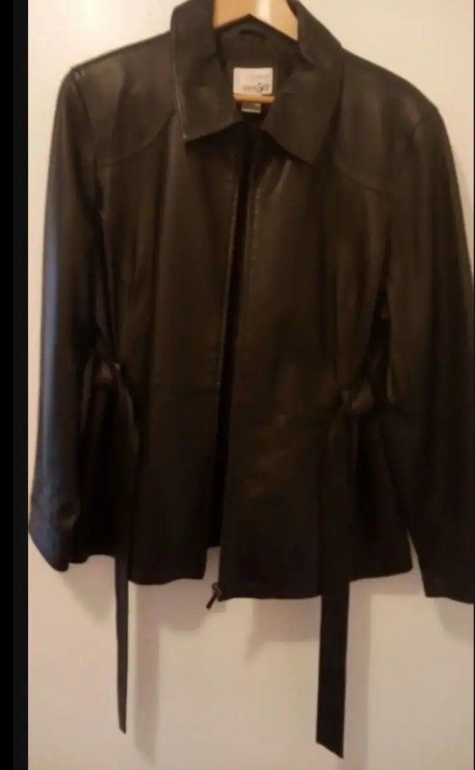 PETITE XL LEATHER JACKET....... CHECK OUT MY PAGE FOR MORE ITEMS