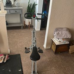 Sunny Health & Fitness Foldable Seated Leg Press/Air Walker.