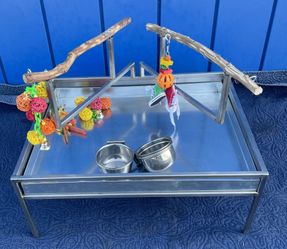 Parrot Table Top Play Stand … High End Stainless Steel, Looks Great Forever!! 👍🏼👍🏼💯 Small And Medium Parrot Sized !