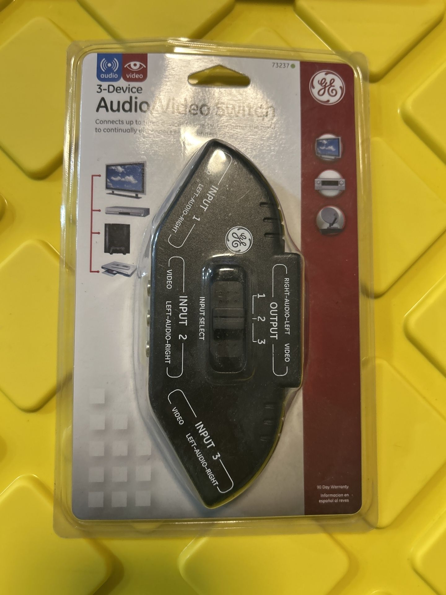 New/sealed GE 3-Device Audio/Video Switch (model 73237)  