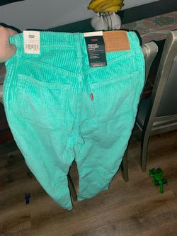 Levi’s woman’s pants