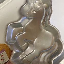 Vintage Wilton Precious Pony Cake Pan. 19 Ave & Thunderbird 