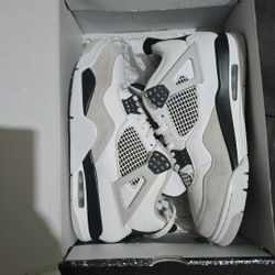 Air Jordan 4 Military Black