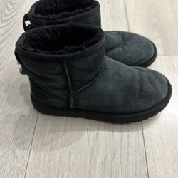 Uggs Size 6  or 37Eu