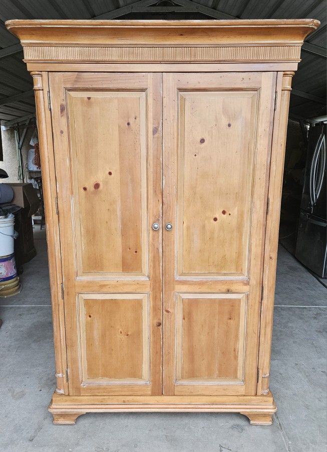 Drexel Heritage Chelsea Cottage Armoire