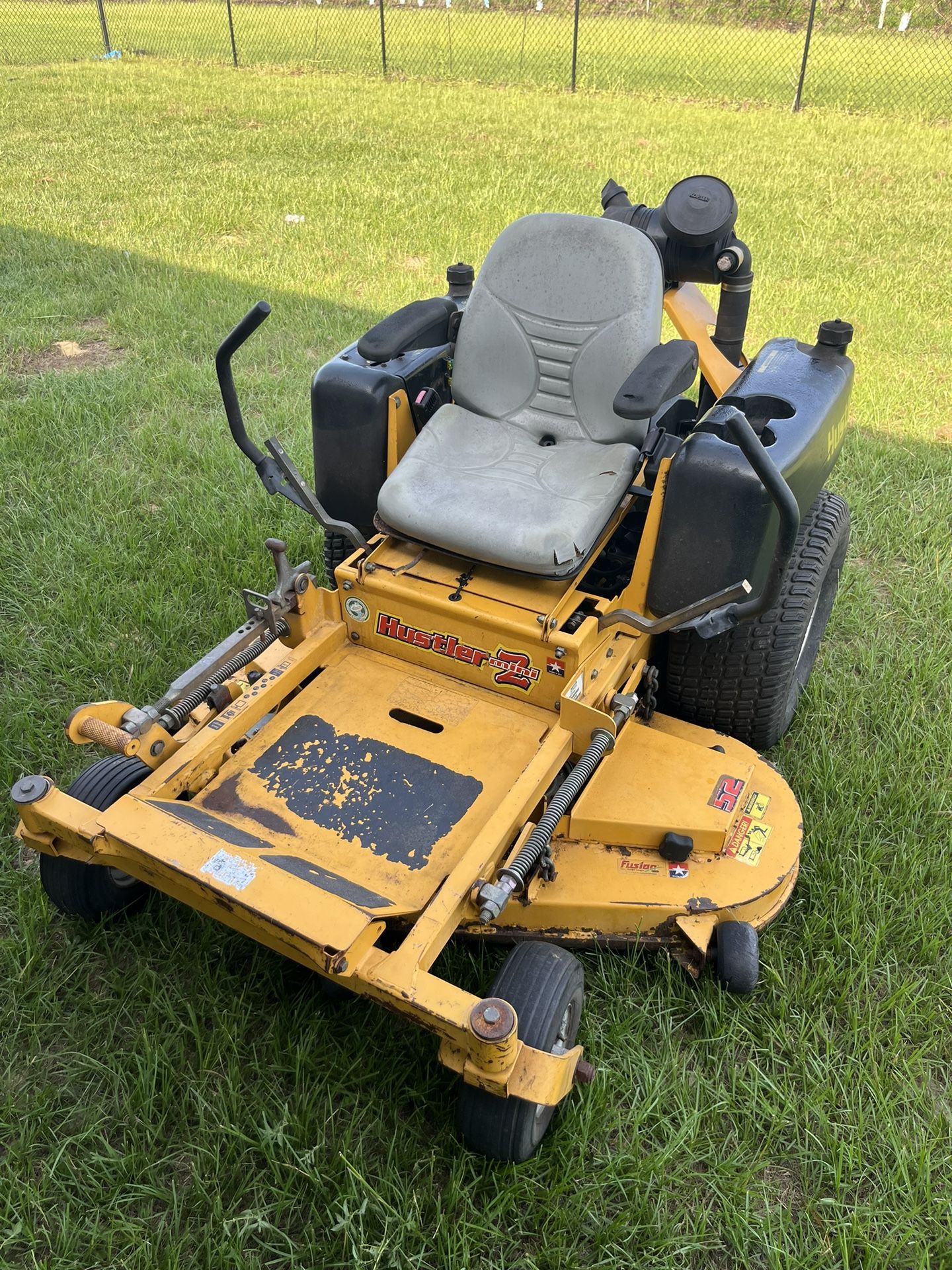 Hustler 52” Zero turn Mower for Sale in FL OfferUp