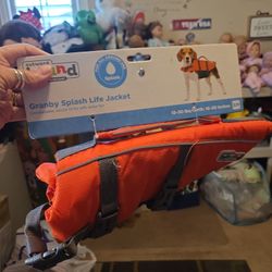 Outward hound granby splash life jacket for a dog, fifteen to thirty pounds girth, sixteen to twenty inches