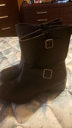 Brand new black boots