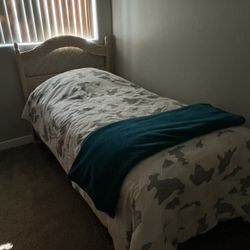 TWIN SIZE BEDS COUPLE