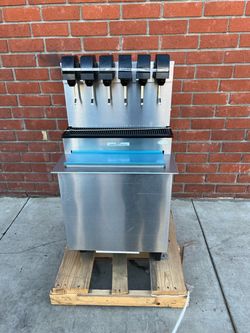 Cornelius CB 1722 S/S Drop-In Soda Dispenser with 6 Valves and 85 lb. Ice Bin