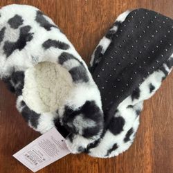 NEW WITH TAGS Auden faux-fur slipper socks Size M/L 8-10