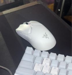 Razer Viper V2 PRO White