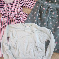 Girls Size 8 ALL FOR $1.00 TOP With Finger Slots