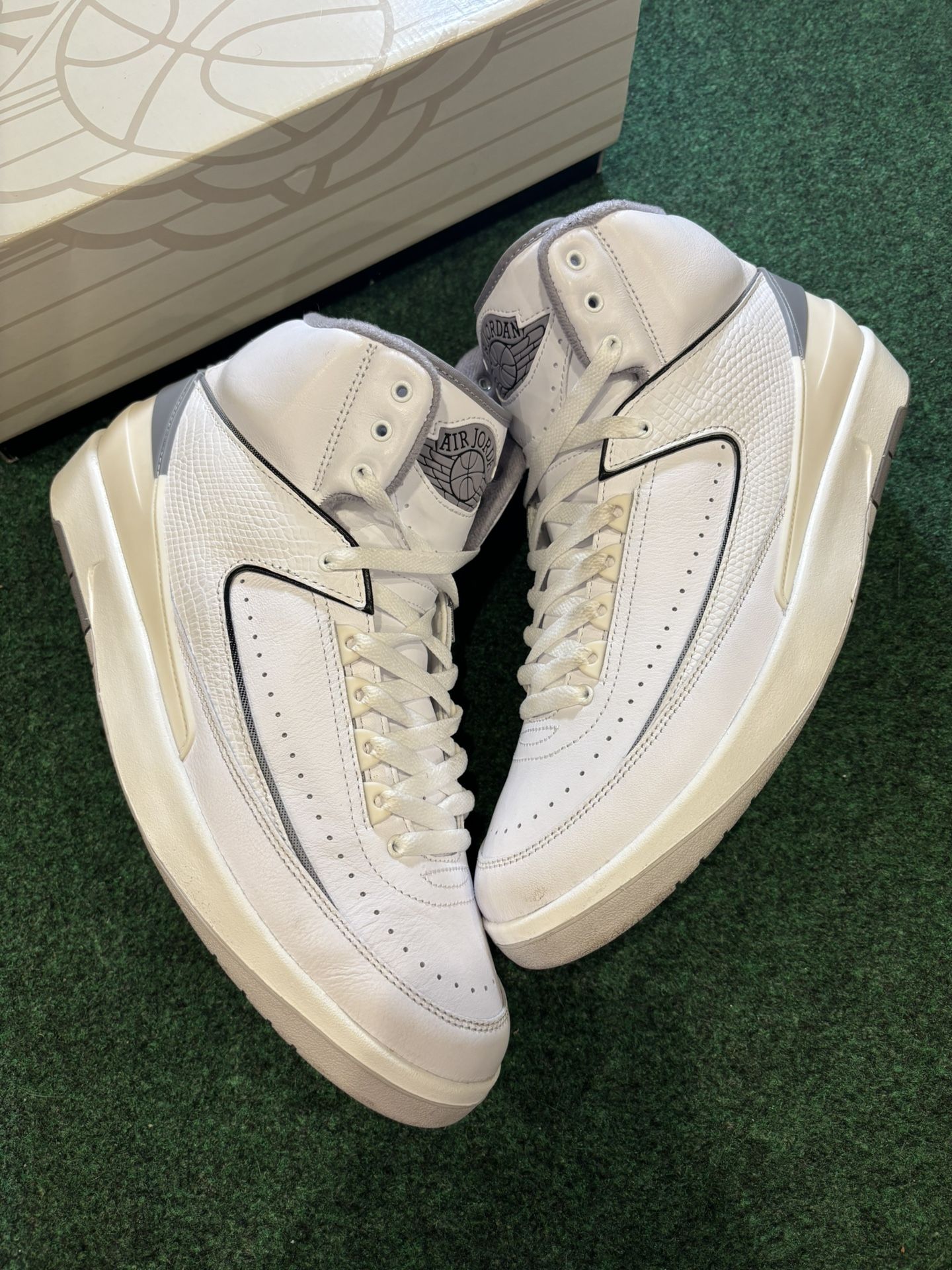 JORDAN 2 CEMENT GREY SIZE 11