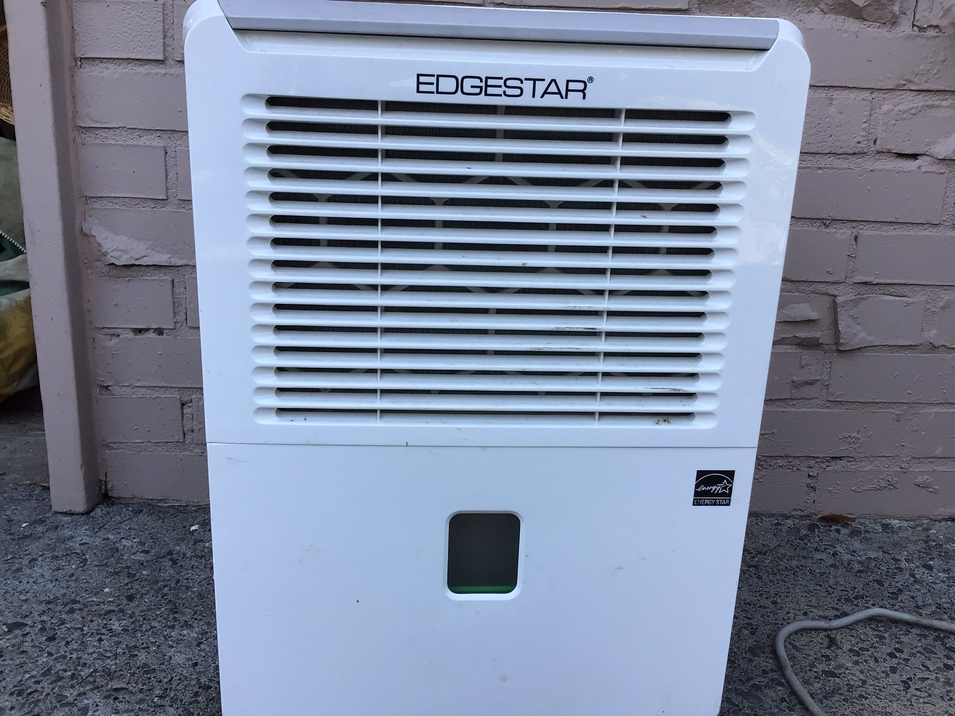 Edgestar Dehumidifier Model DEP301EW