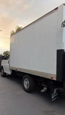 12 ft box impecable conditions well
