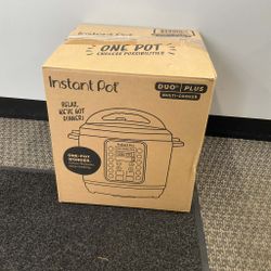 Open Box Instant Pot Duo Plus Multi-Cooker 6Quarts - Black 