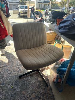 Grey spin chair