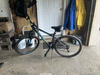Huffy NightHawk 26in Mnt. Bike