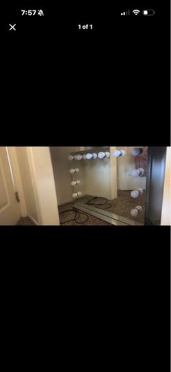 Vanity bulb mirror