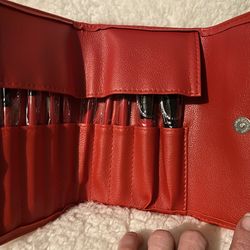 Brand New - 9 pc Makeup Brush Set