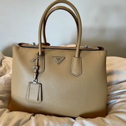 Prada Saffiano with Authenticity Certificate 