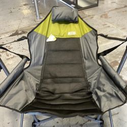 Swinging hammock chair