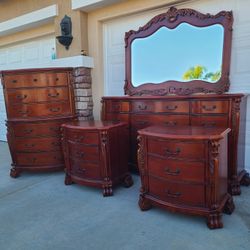 Dresser Set