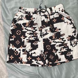 LV TRUNKS 