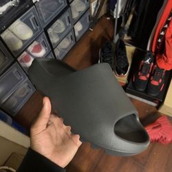 Adidas’s Yeezy Slide Oynx