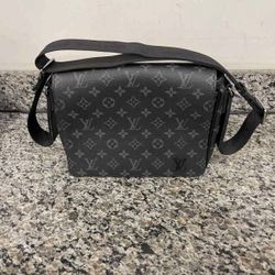 LV messenger bag