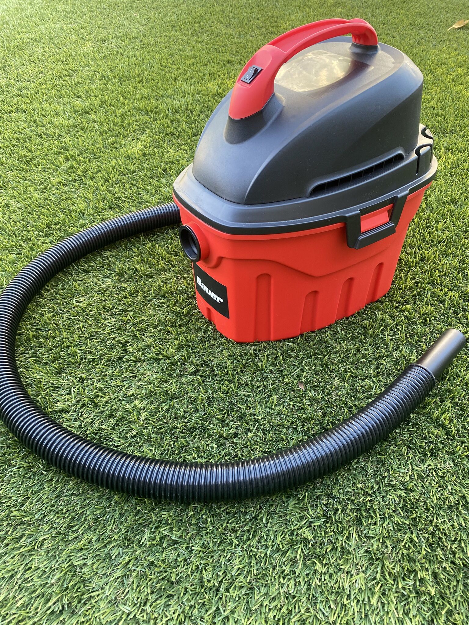 Bauer 3 Gal Wet And Dry Vacuum