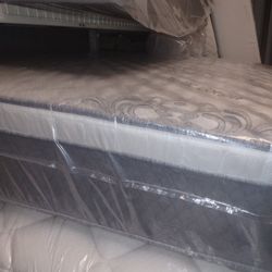 🪄🎩🪄 $139 Queen Pillow Top Mattress Only $139 🪄🎩