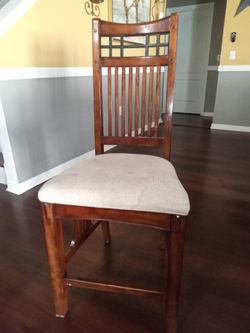 4 Bar Stools