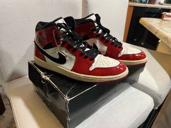 Size 12 - Air Jordan 1 Retro Patent 2003 Chicago Bulls 12m (DISPLAY PAIR)