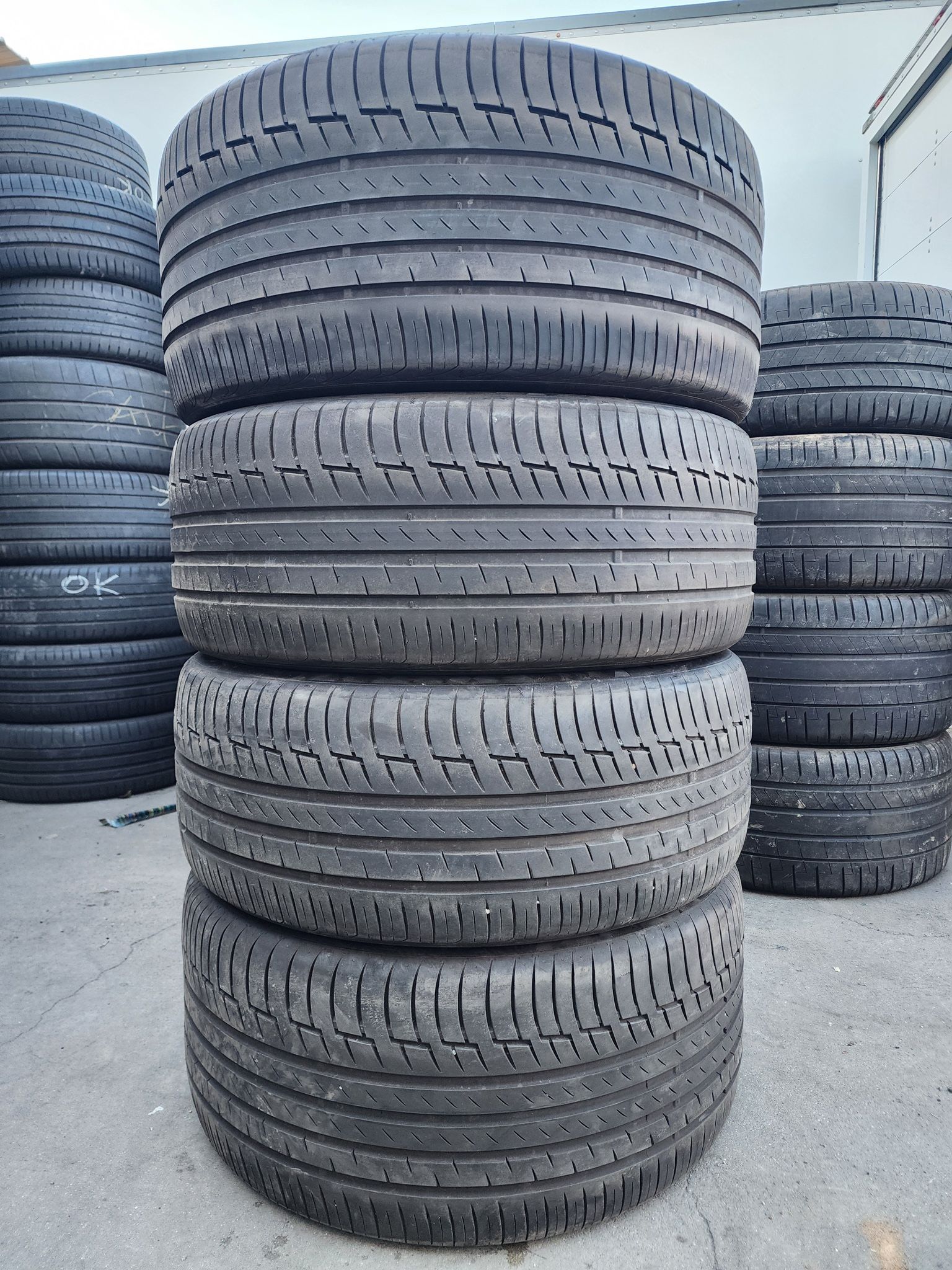BMW X7 Tire Set