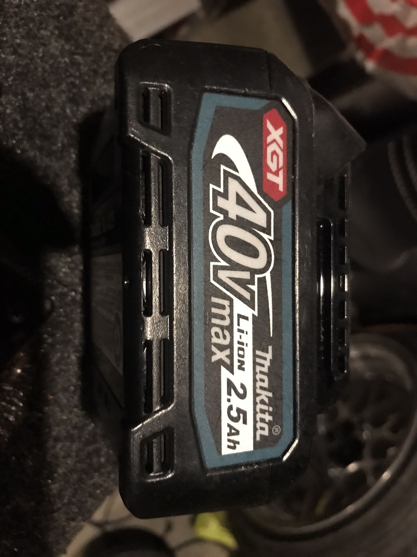 Makita Xgt 40v 2.5ah