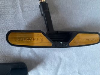 Golf putter