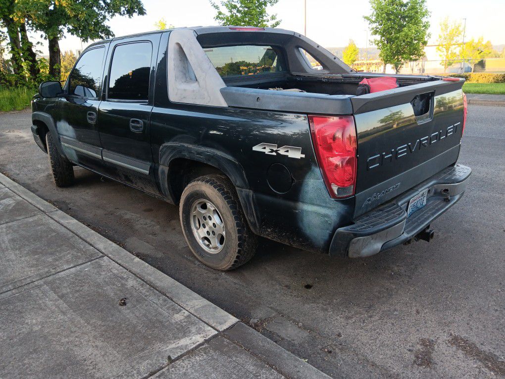 06 CHEVY AVALANCHE " PARTS VEHICLE"