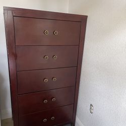 Dresser 