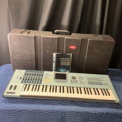 Yamaha Motif X S6 with SKB Case and Manual