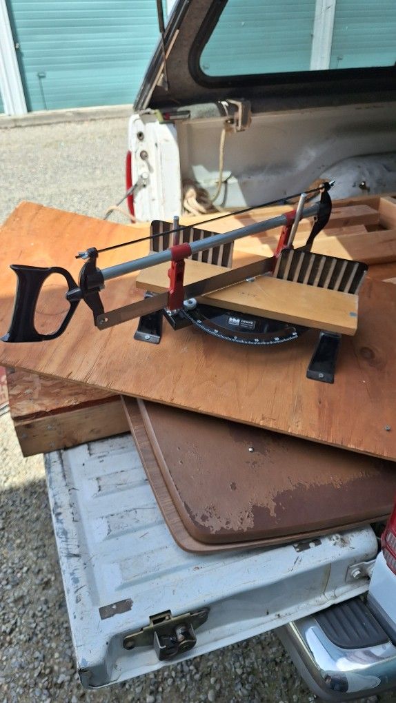 Hand Miter Saw