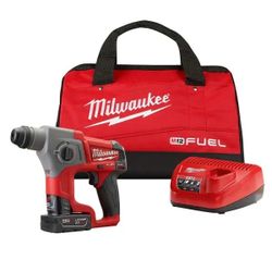 New Milwaukee
M12 FUEL 12-Volt Lithium-Ion Brushless Cordless 5/8 in. SDS-Plus Rotary Hammer Kit with One 4.0Ah Battery and Bag
