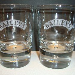 Set of 2 Baileys Irish Cream Whiskey Rock Tumbler Glass 8 oz Bubble nice

