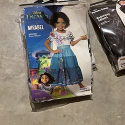Halloween Costumes 