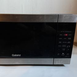 Galanz 0.9 Cu ft Air Fry Countertop Microwave, 900 Watts, Stainless Steel